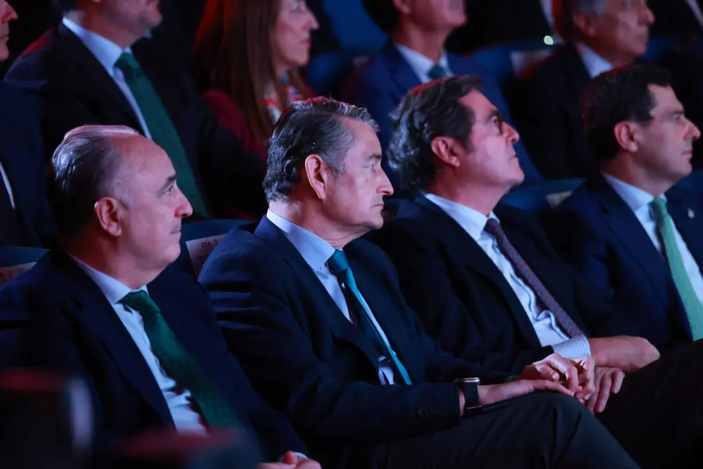 Garamendi reprocha al Gobierno medidas sin valorar costes y genera desconfianza empresarial