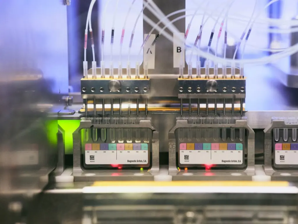 Grifols abre planta en San Diego para ampliar producción de diagnóstico en EE.UU. tras aval de FDA
