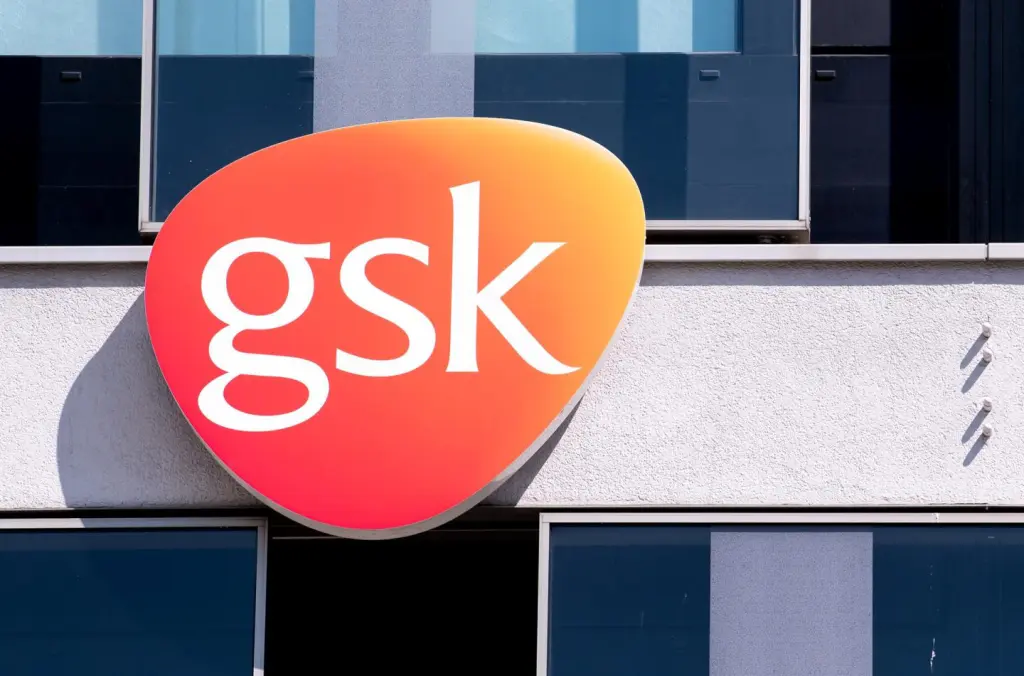 GSK duplica sus beneficios hasta septiembre y mejora previsiones, repartirá más dividendos