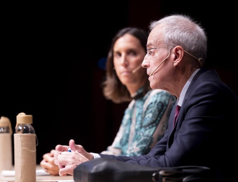 Hacienda propone repartir ingresos del IRPF e IVA simultáneamente a comunidades y Estado