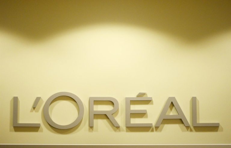 Kering vende su división de belleza, incluyendo perfumes ‘Creed’, a L’Oréal por 4.000 millones de euros