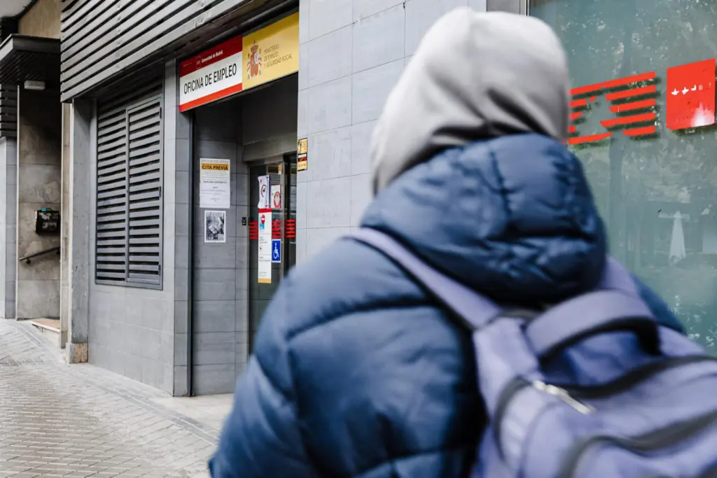 La tasa de paro juvenil alcanza el 25,4% tras sumar 53.600 desempleados este verano