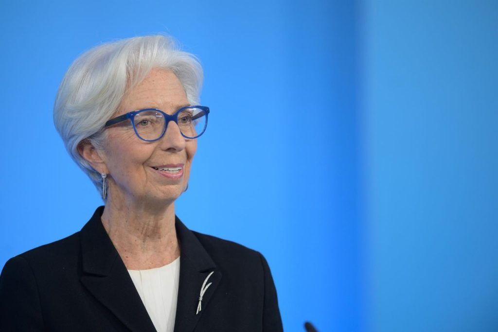 Lagarde dice que los riesgos de inflación han disminuido pese a la incertidumbre actual