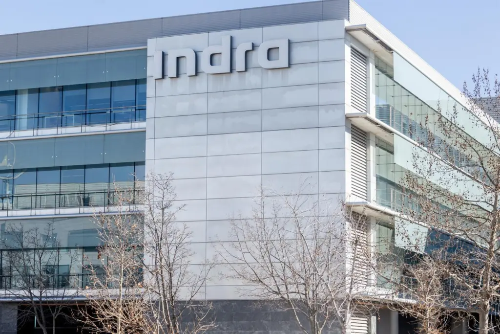 Las acciones de Indra superan los 50 euros antes de la reunión del consejo y presentación de resultados