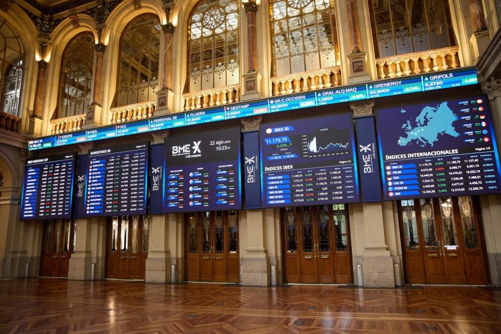 Las empresas del Ibex 35 informarán sobre su composición por sexos desde 2027, según CNMV.