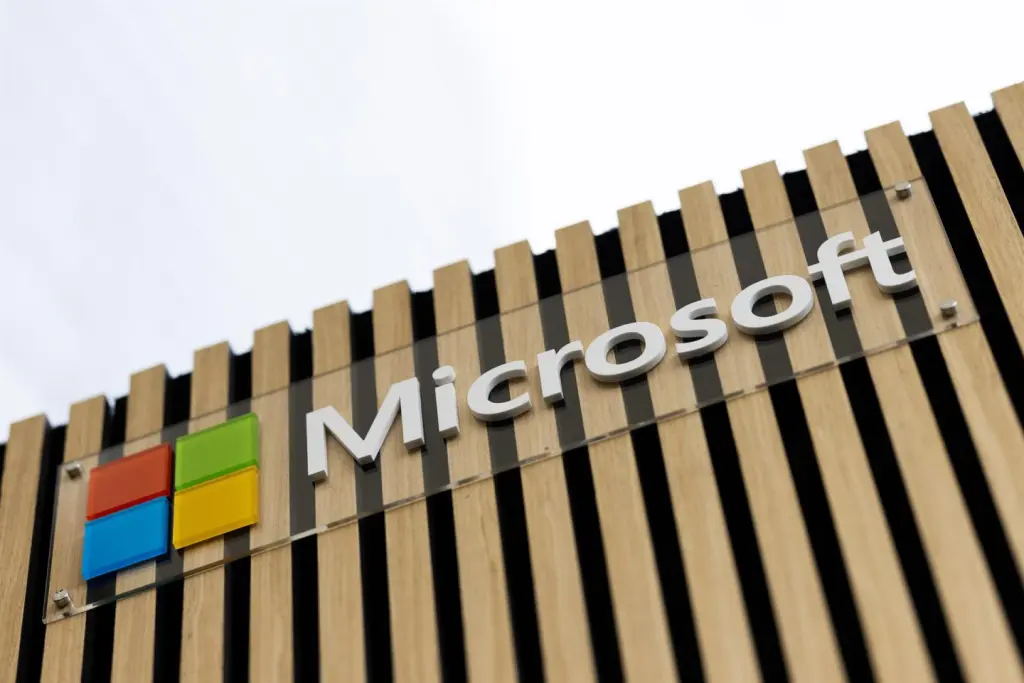 Microsoft accederá a más de 100.000 microchips Nvidia con IA tras acuerdo con Nebius por 19.400 millones