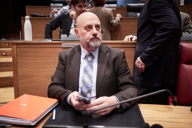 Navarra bajará el IRPF para rentas medias y bajas, ahorrando 135 millones de euros.