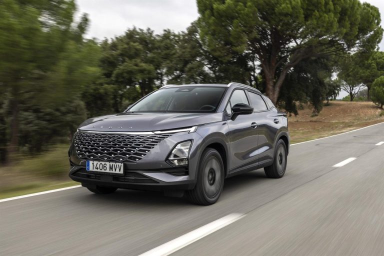 Omoda 5, el C-SUV gasolina más vendido en España, con 147 CV desde 27.900 euros en 2024