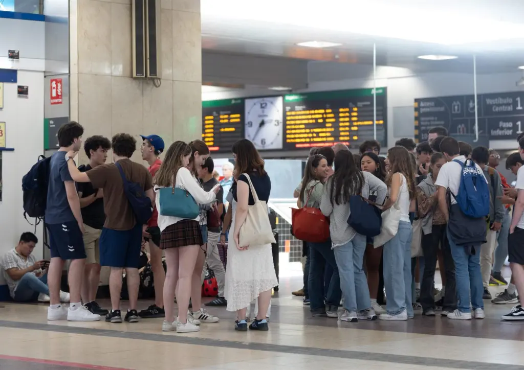 Renfe vende más de 4 millones de billetes en Verano Joven 2025 y aumenta un 56% de viajeros