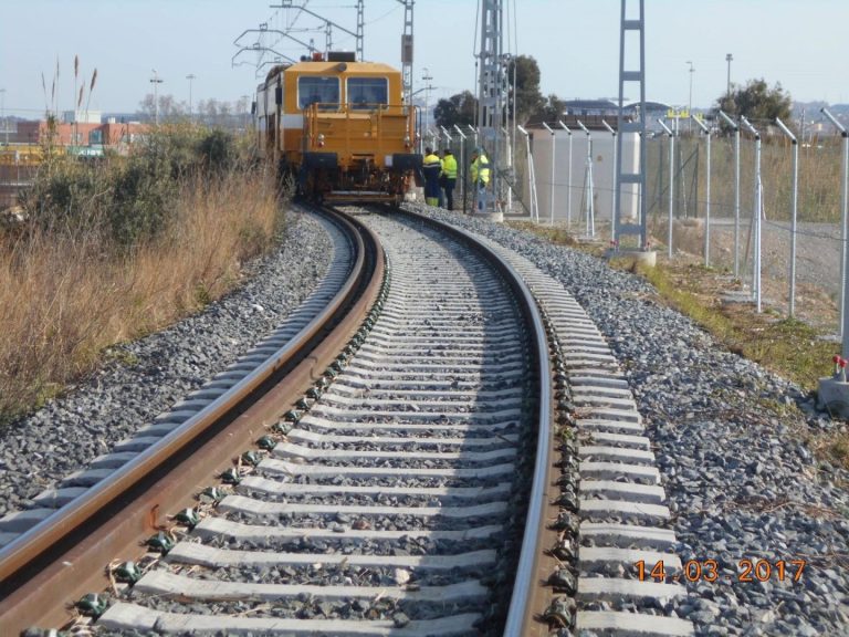 Suspendida la circulación de trenes entre Ulldecona y L’Aldea por lluvia hasta las 11 h en Tarragona
