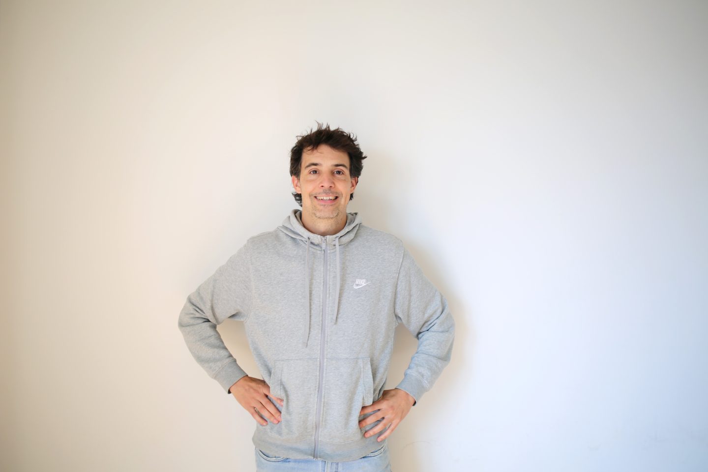 VibePeak, la plataforma de IA que permite a las marcas crear anuncios de vídeo con avatares y voces clonadas, sin cámaras ni actores