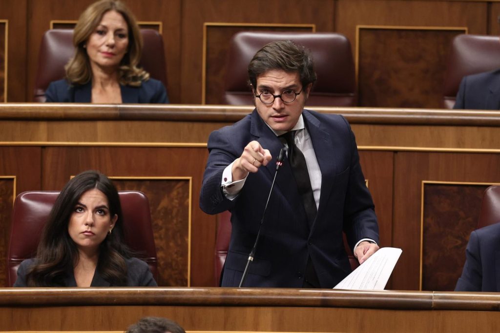 Vox pedirá en el Congreso frenar renovables y destituir a Beatriz Corredor de Red Eléctrica