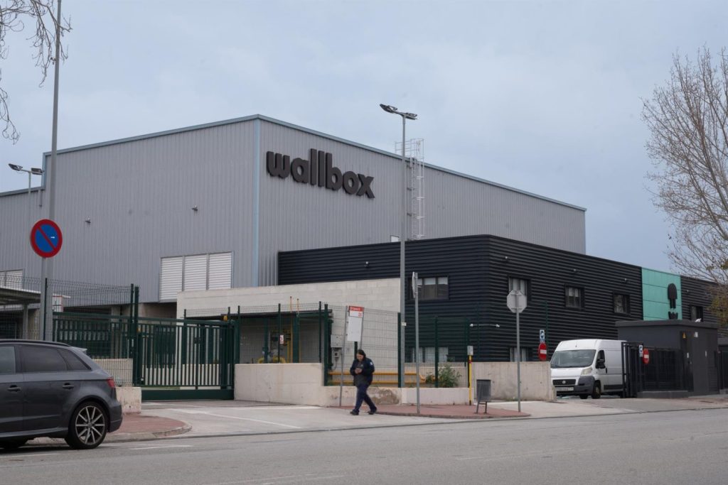 Wallbox acuerda con bancos refinanciar deuda, buscando solidez futura y marco estable hasta 2026