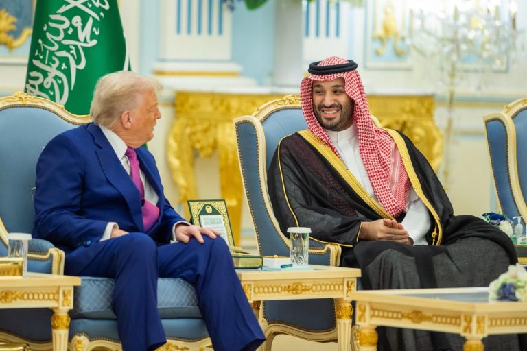 Arabia Saudí invertirá un billón de dólares en EE.UU. durante el próximo año, según Trump