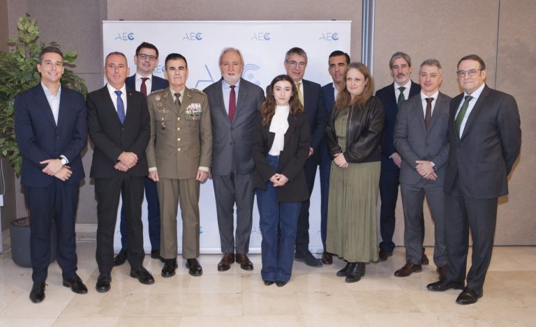 Capgemini impulsa polos tecnológicos fuera de ciudades para activar la economía local.