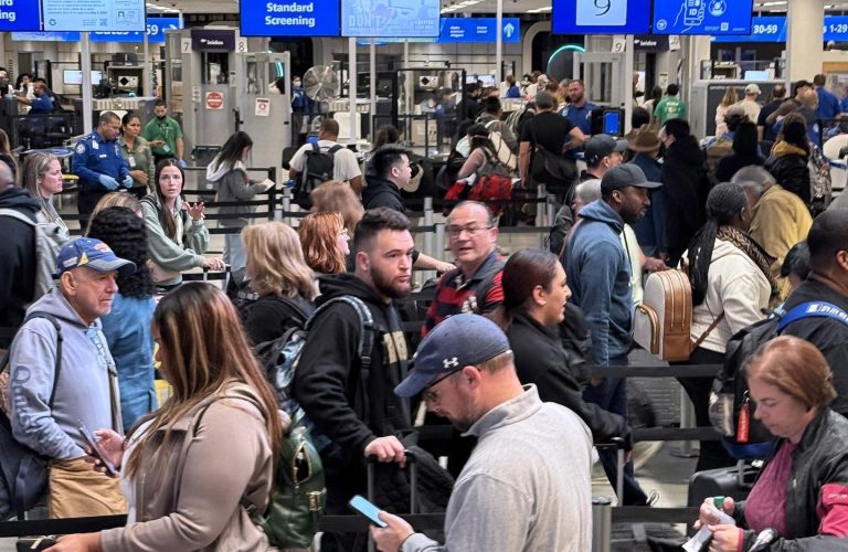 EEUU dará 8.600 euros a controladores aéreos que trabajaron durante el cierre gubernamental