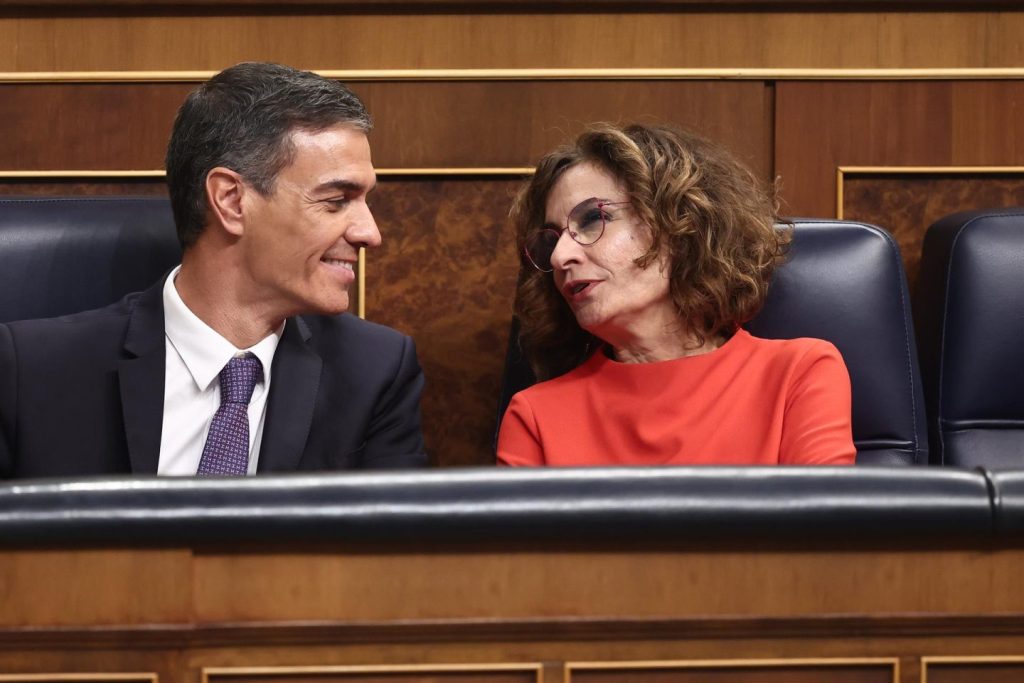 El Gobierno revisa su previsión del PIB al 2,9% y aprueba el techo de gasto y la senda de estabilidad