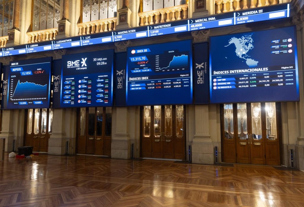 El Ibex 35 profundiza su caída a mediodía con un descenso del 1,41%, hasta los 15.950 puntos