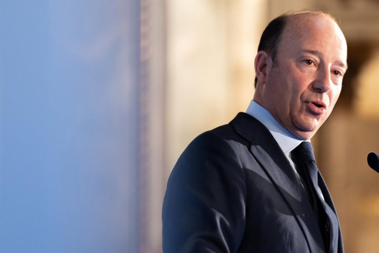 El vicepresidente de Santander España llama a Europa a liderar en innovación frente a EE. UU. y China