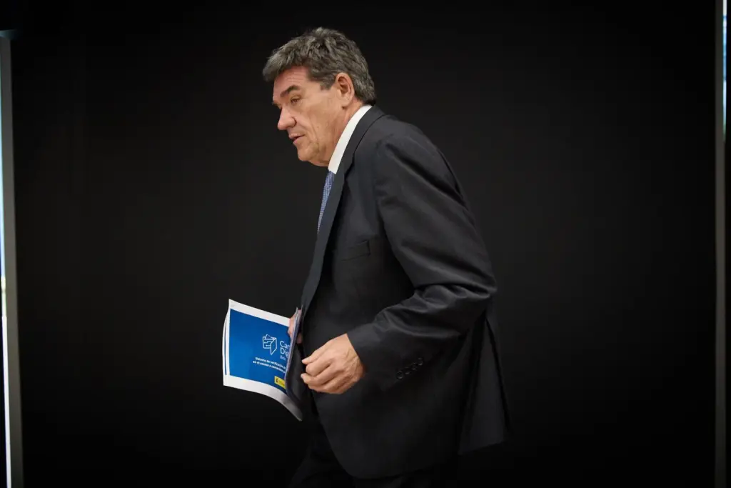 Escrivá advierte que los mercados subestiman riesgos que el sector público considera cruciales