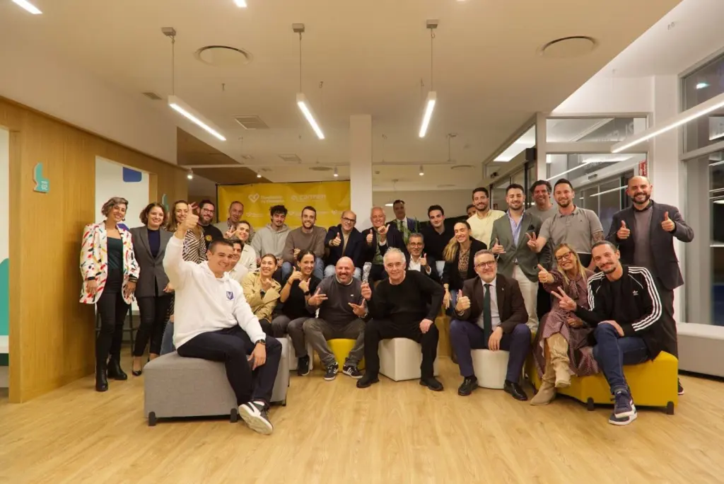 Ferran Adrià comparte su experiencia innovadora con emprendedores en Incubadora El Carmen, Granada