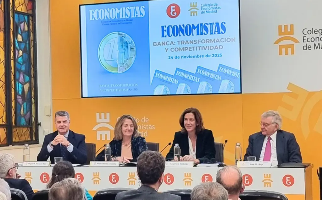 La alta carga regulatoria frena a la banca, que deja de aportar 50.000 millones a la economía española