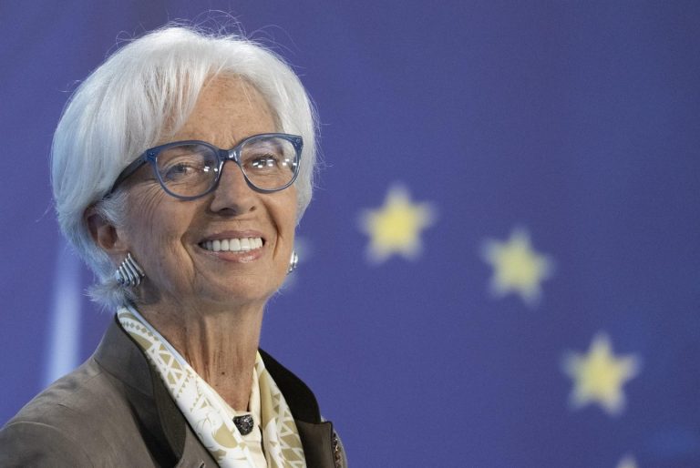 Lagarde asegura que los tipos de interés son los adecuados, pero advierte riesgos para la inflación
