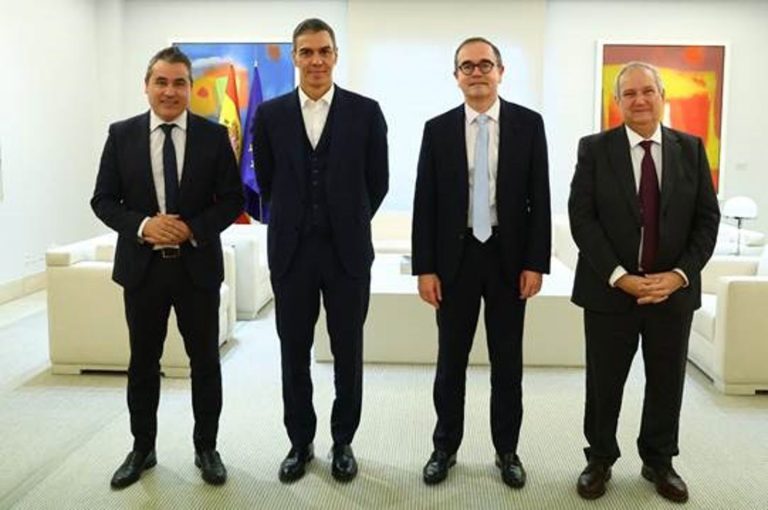 Pedro Sánchez asegura al nuevo CEO de Renault el apoyo del Gobierno a sus proyectos en España