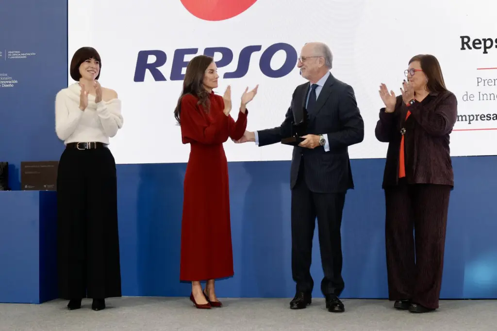 Repsol gana el Premio Nacional de Innovación 2024 como Gran Empresa Innovadora por su transformación.