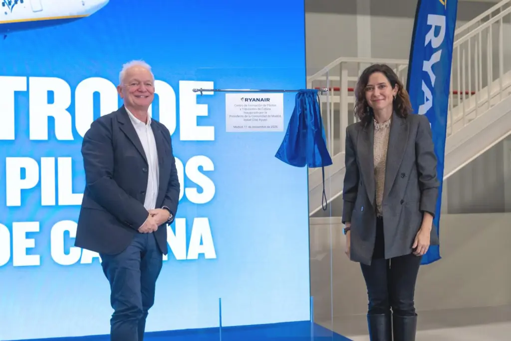 Ryanair invierte 130 millones en un centro de formación de tripulaciones en Madrid, creando 150 empleos