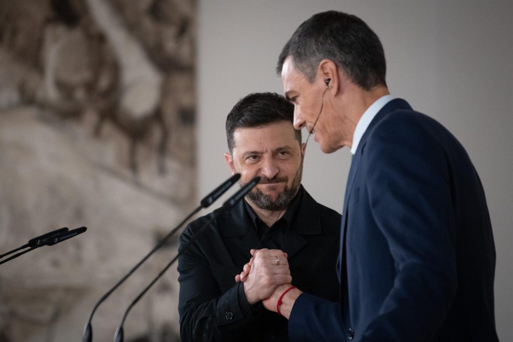 Sánchez anuncia 815 millones en apoyo a Ucrania: 200 para reconstrucción y 615 en asistencia militar