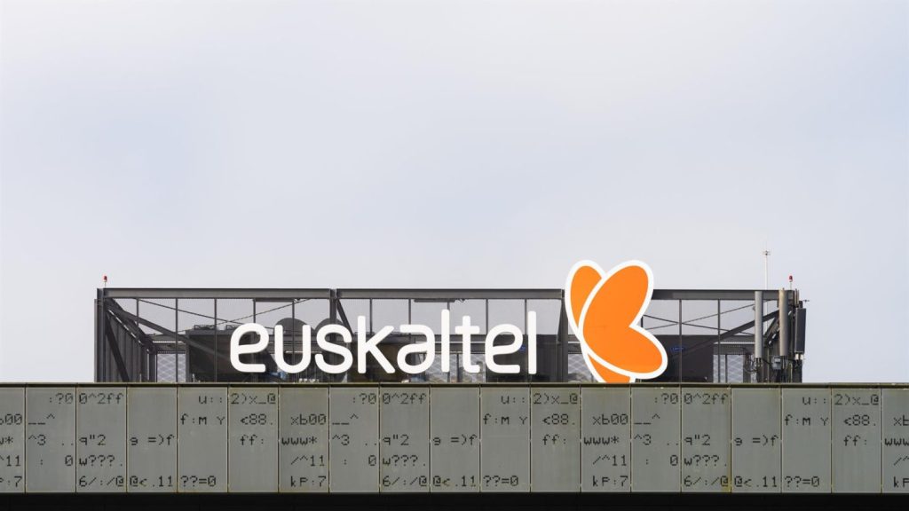 Spenger asegura que se mantienen compromisos e inversiones de Euskaltel tras adquisición de Orange