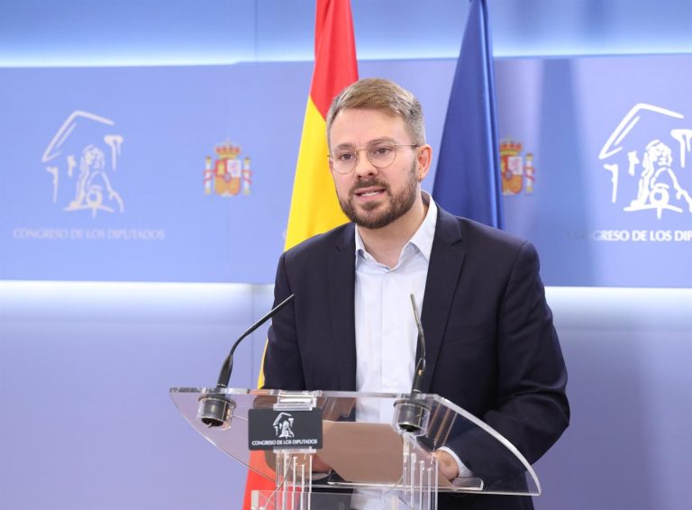 Sumar critica al PSOE por no apoyar su ley que prohíbe a fondos de inversión comprar viviendas