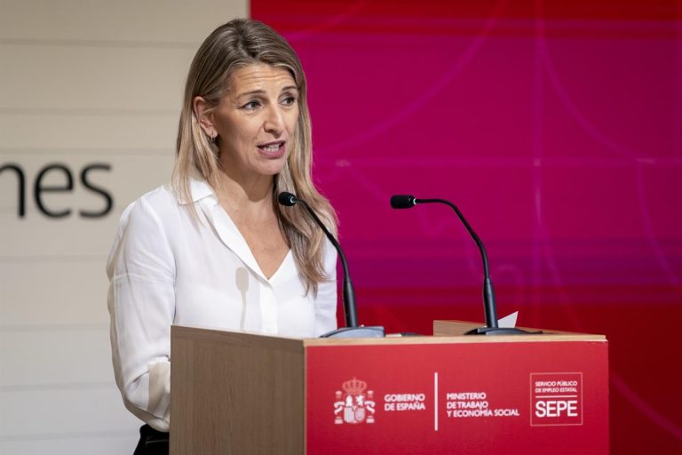 Yolanda Díaz pide al PSOE prorrogar la congelación de alquileres y negociar medidas de Sumar