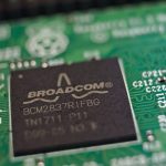 Broadcom cuadruplica beneficios a 19.720 millones y anuncia dividendos tras un año exitoso