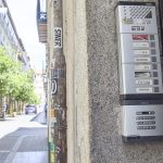 Consumo impone a Airbnb una multa de 64 millones por anunciar viviendas sin licencia adecuada