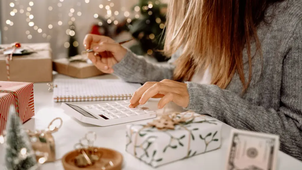 Educación financiera: cómo detectar los gastos invisibles y evitar que la Navidad dispare las deudas