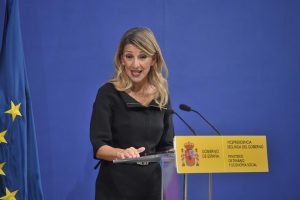 El comité de expertos aconseja subir el salario mínimo 37 o 56 euros, según el régimen fiscal elegido