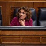 El Congreso veta la rebaja del IVA aprobada por el PP en el Senado para alimentos básicos.