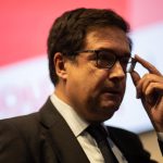 El Gobierno apoya multa de la UE a X y critica comentarios «intolerables» del vicepresidente J.D. Vance