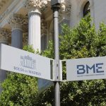 El Ibex 35 aguanta los 17.100 puntos pese a caer un 0,27% al inicio de la semana