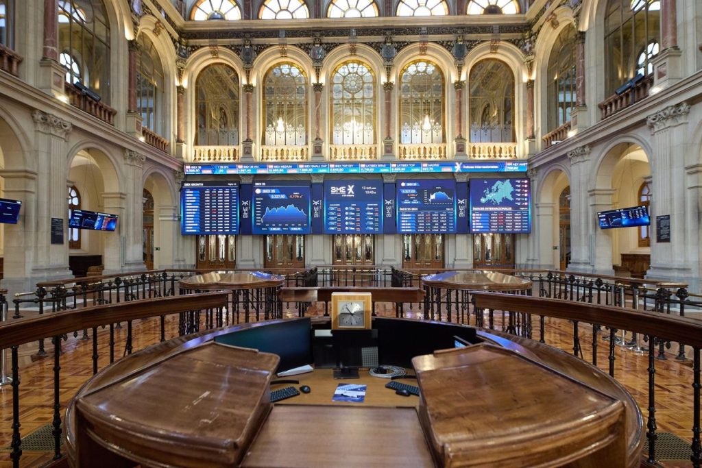 El Ibex 35 alcanza récord histórico al cerrar la semana en 17.169 puntos tras subir un 1,8%