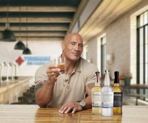 El tequila Teremana de Dwayne Johnson llega a España con su artesanía y tres variedades distintas