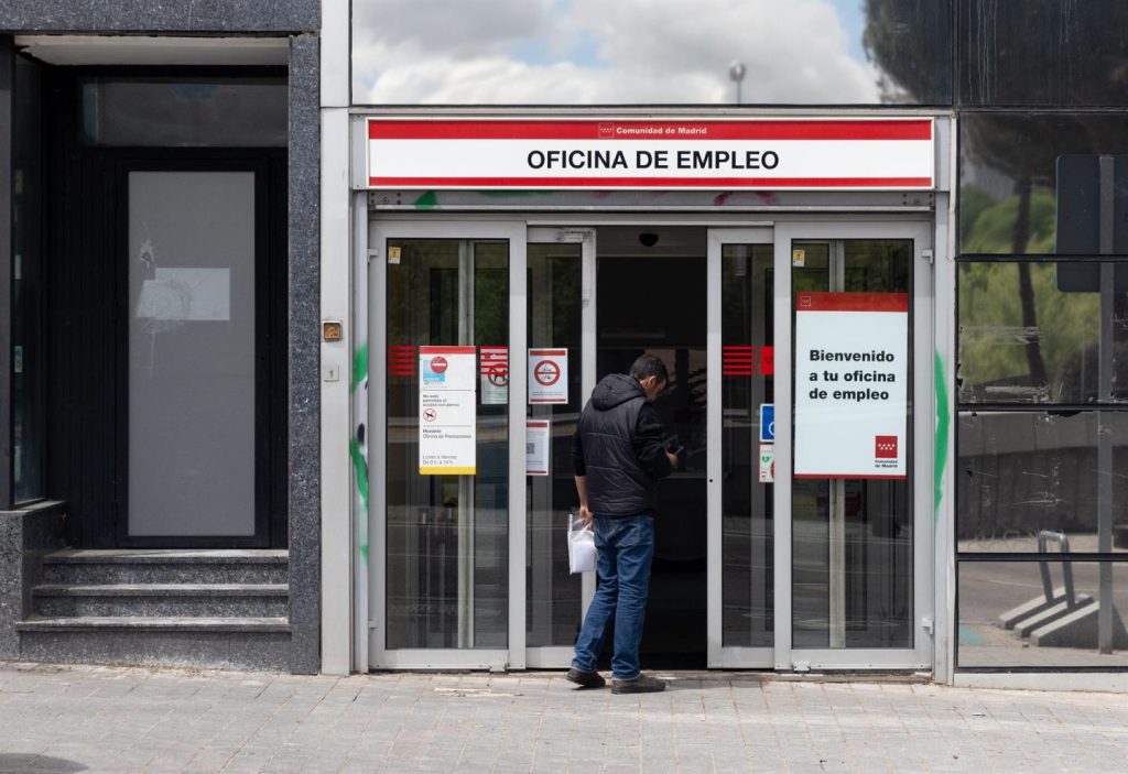 En octubre, un 13% menos de trabajadores afectados por ERE respecto al año anterior, totalizando 10.429 personas