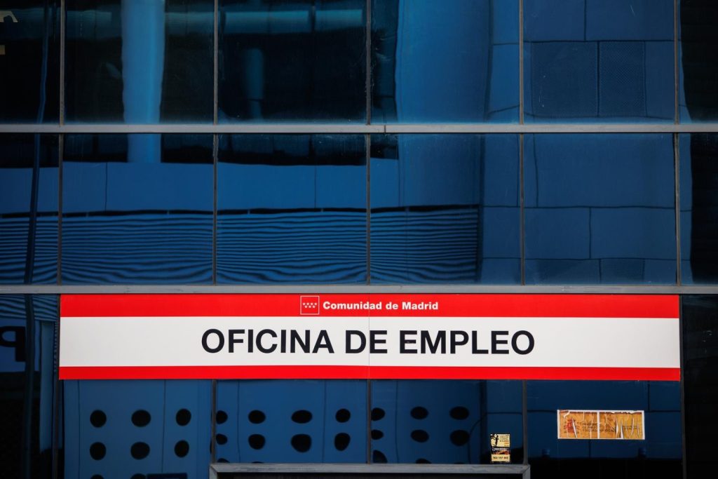 Funcas señala que el crecimiento del empleo sigue estable, con 40.000 nuevos afiliados en noviembre