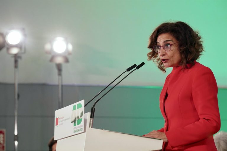 Hacienda recauda 6.575 millones más hasta octubre por cambios impositivos este año.