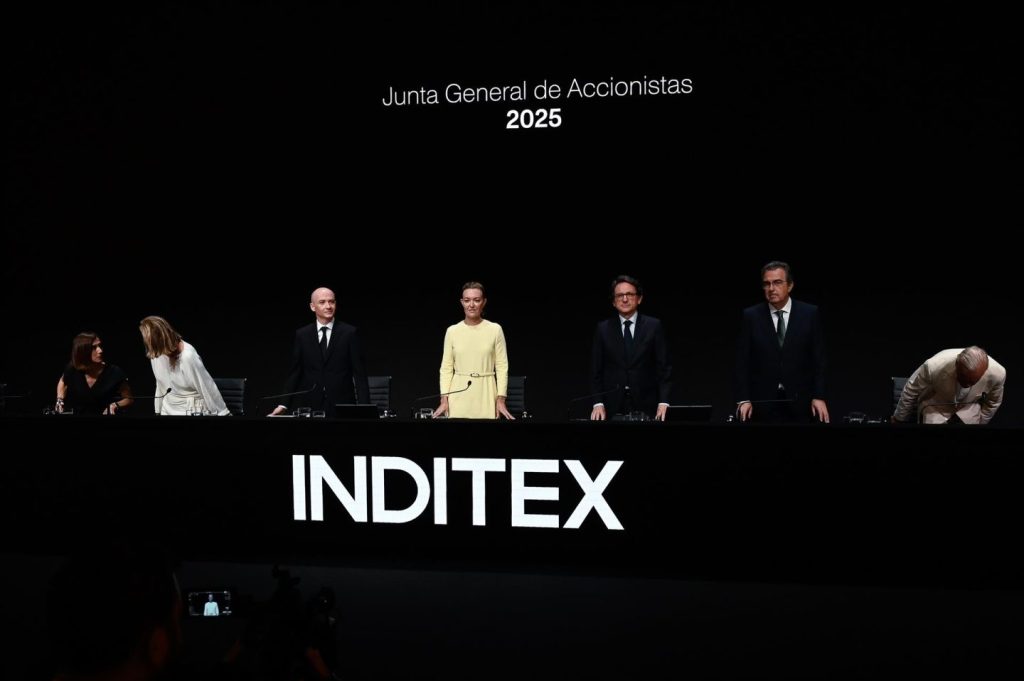 Inditex roza máximos históricos en Bolsa al cerrar a 55,76 euros por acción, cerca de los 56 euros.
