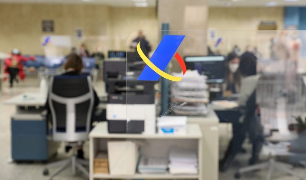 Jóvenes empresarios aplauden el aplazamiento de Verifactu pero critican la inestabilidad reglamentaria