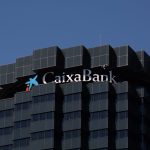 La acción de CaixaBank llega a 10 euros por primera vez, duplicando casi su valor en un año