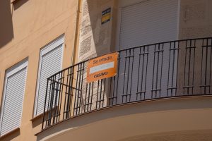 La vivienda sigue siendo el mayor problema de los españoles, seguida por la situación económica, según CIS